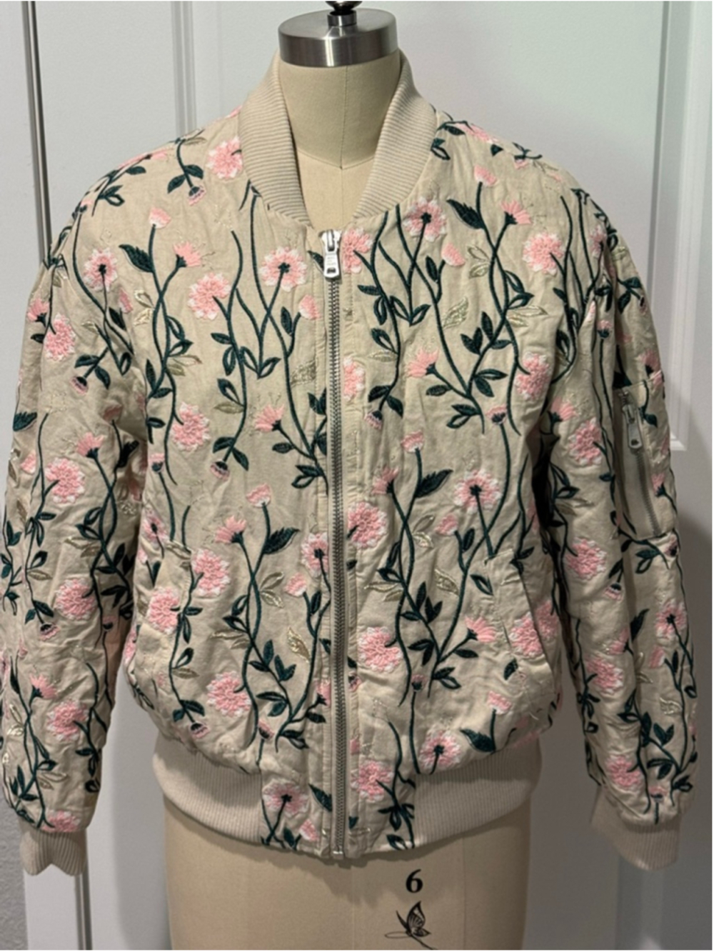 Women's Avec Les Filles Beige Floral Embroidered Quilted Bomber Jacket M